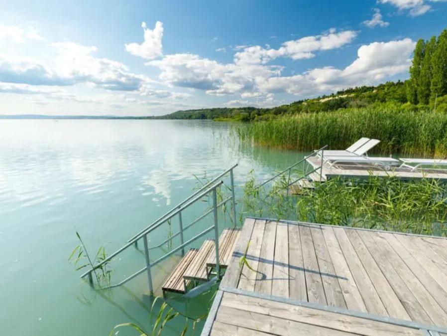 Green Lake House - Private Beach At Balaton Балатонакаратя Екстериор снимка