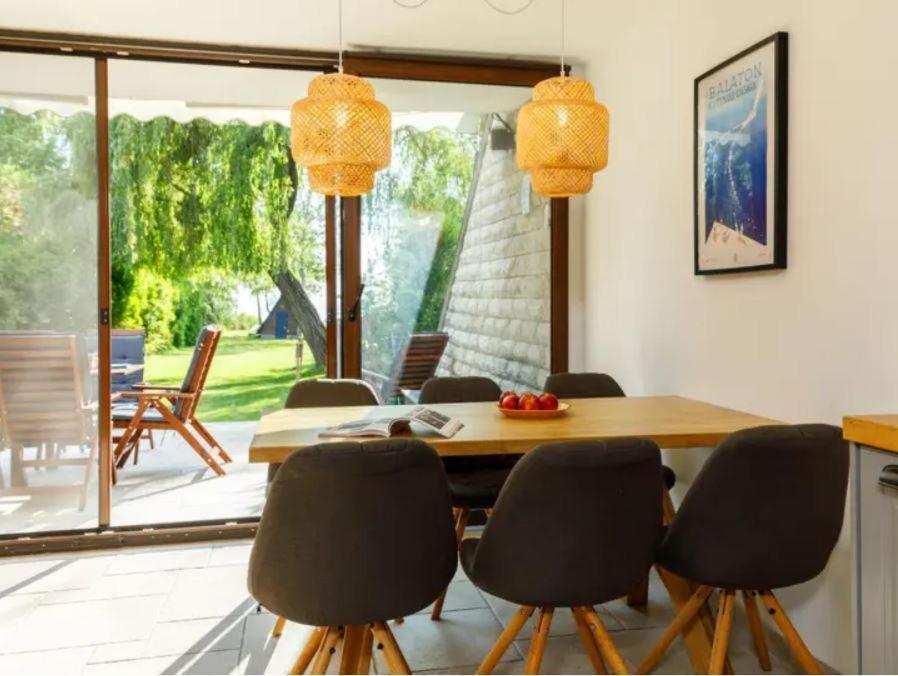 Green Lake House - Private Beach At Balaton Балатонакаратя Екстериор снимка