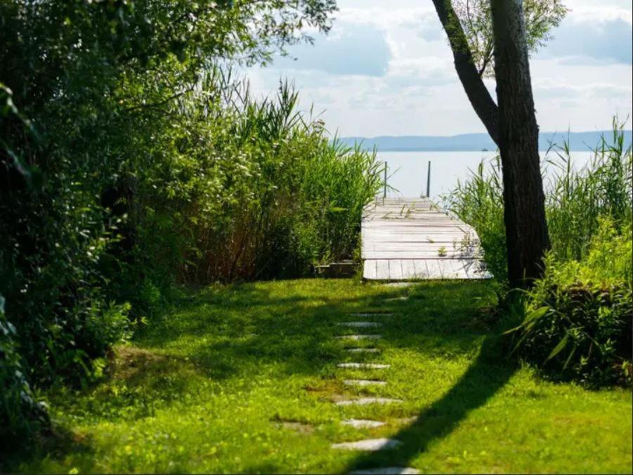 Green Lake House - Private Beach At Balaton Балатонакаратя Екстериор снимка